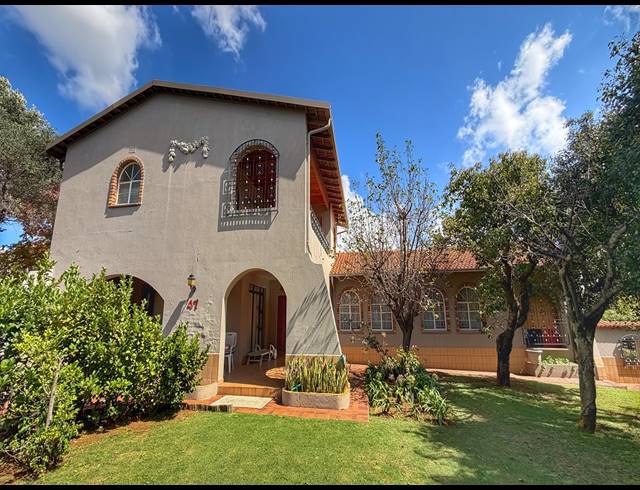 5 BEDROOM HOUSE FOR SALE IN THE HILL